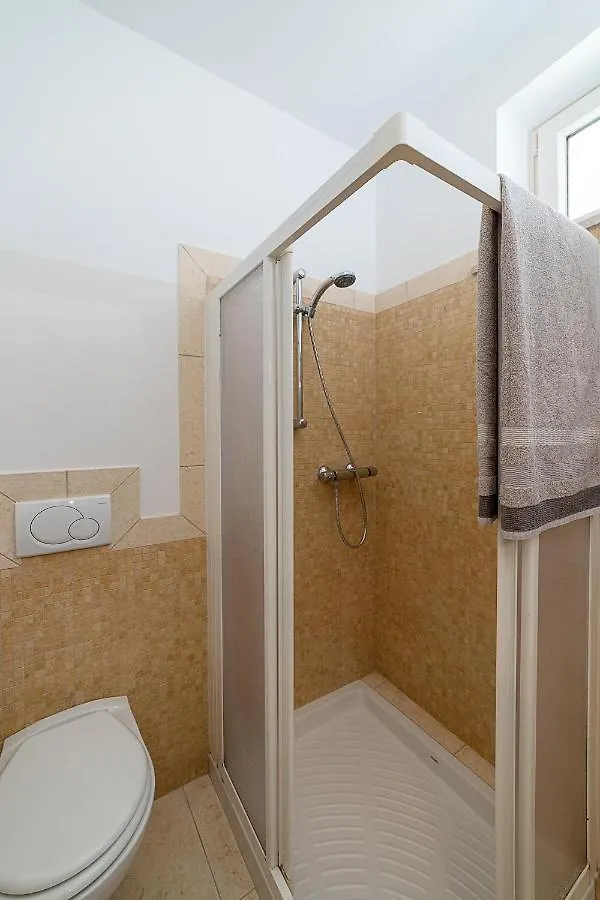 Holiday home Rustico Petra - Regarda Travel Villa Bardolino